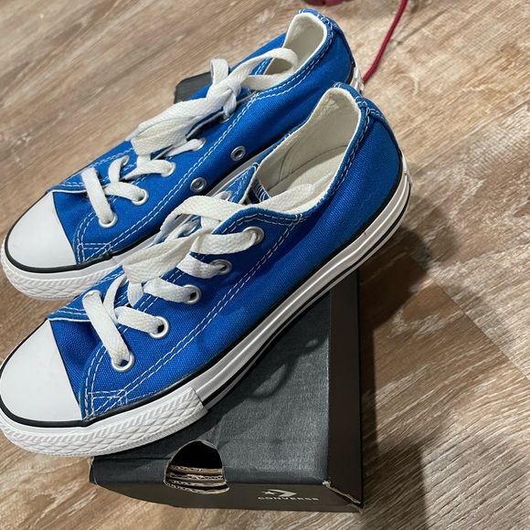 Converse - Picture 2 of 6